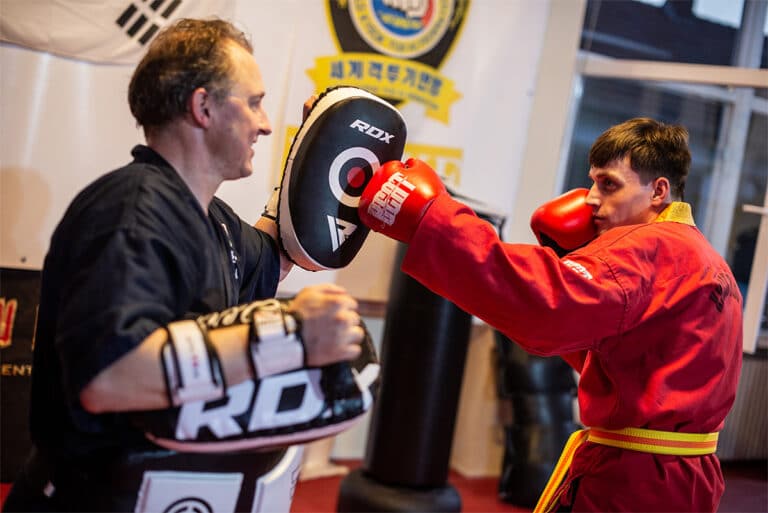 Kampfsport In Unna - Pratzentechnik