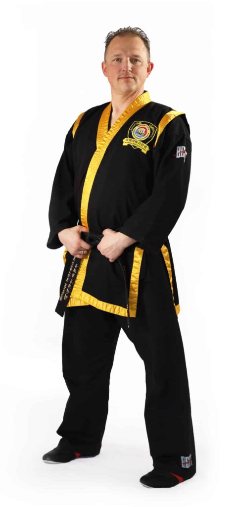 Sascha Dziggas ist Großmeister und Gründer von der Kampfsportschule Kuk Mu Kwan in Unna